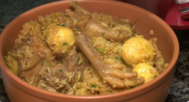 Aprenda a preparar uma deliciosa receita de galinhada com pequi